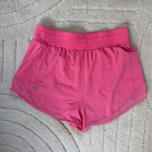 💗 Aritzia Golden MoveTech Legacy 2.5 short in Pink Size 8
